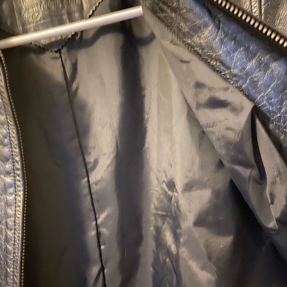 Leather jacket - Picture 2 of 5